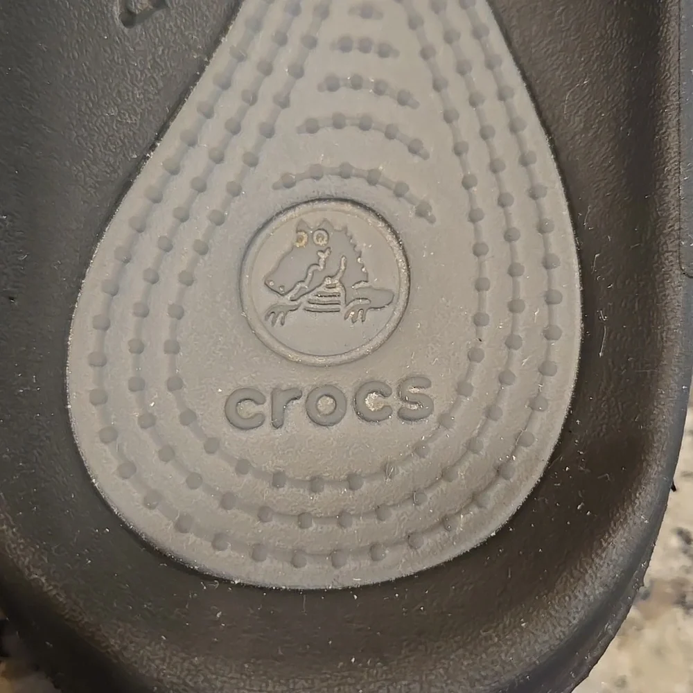 CROCS pre owned